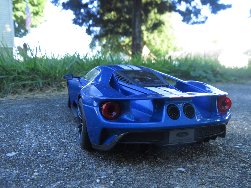 Illustration for article titled 1/18 2017 Ford GT by Maisto